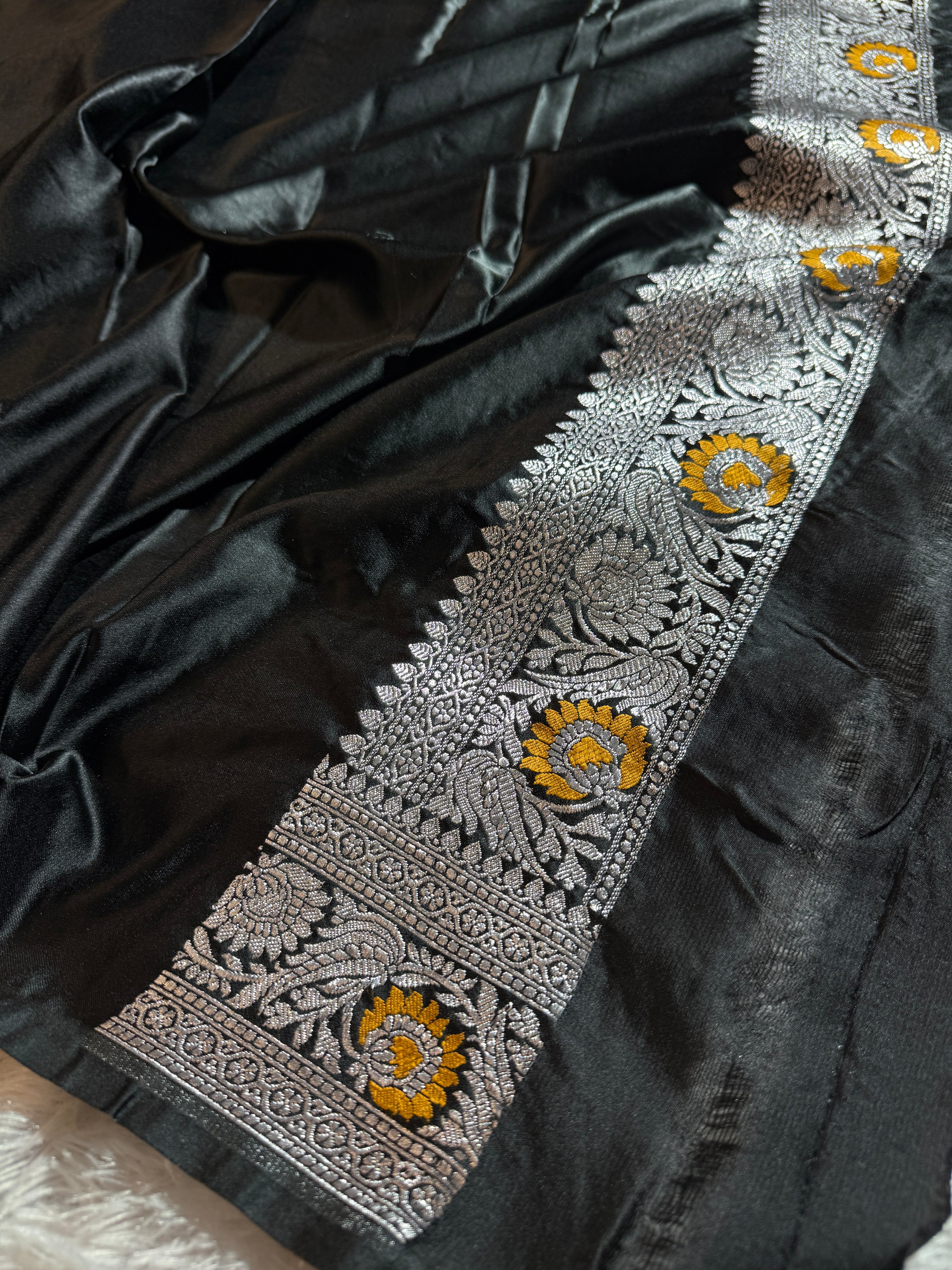 BANARASI MASHRU KATAN SILK SAREE MENAKARI WORK HN504